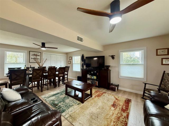 302444 Plantation, Damon, TX 77430
