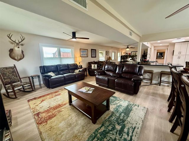 302444 Plantation, Damon, TX 77430