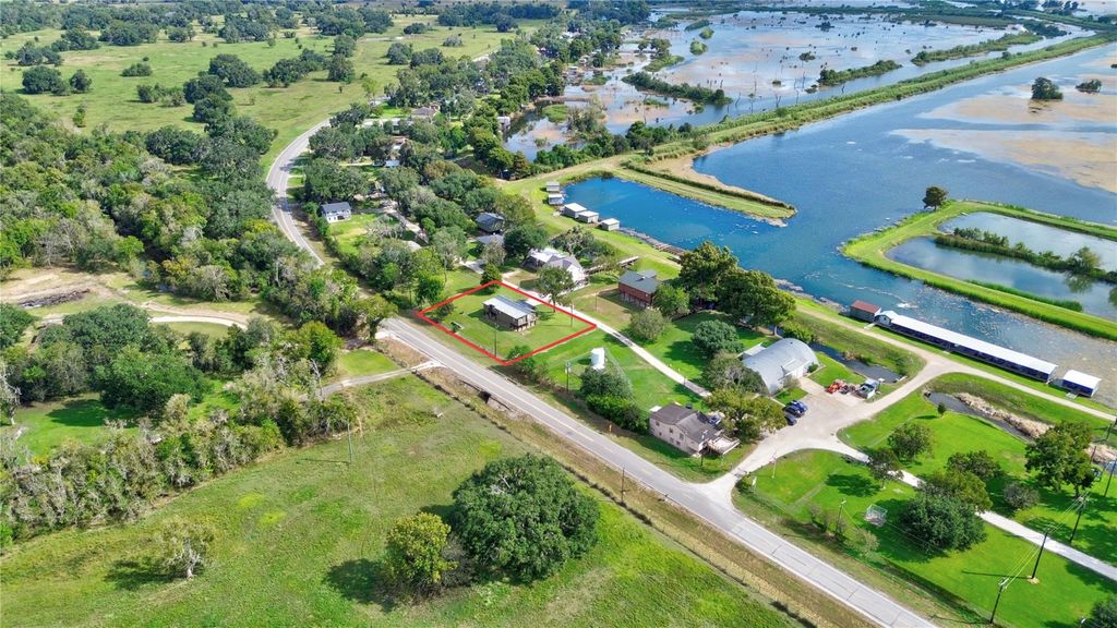 302444 Plantation, Damon, TX 77430