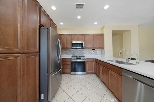 13427 Cypress, Victorville, CA 92395