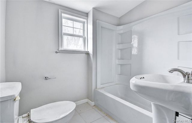 202 Midland Lake Road, Middletown, NY 10941