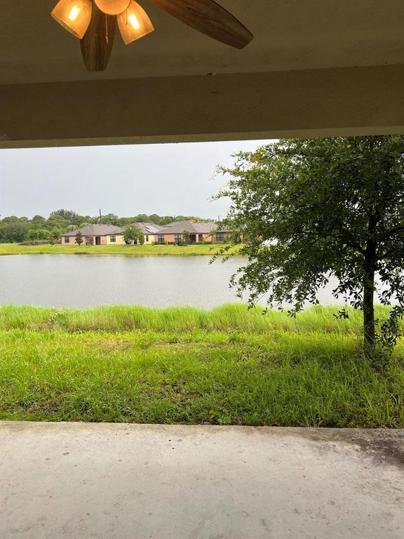 Image 10 of property listing at 5516 Jamboree Drive, Fort Pierce, FL 34947