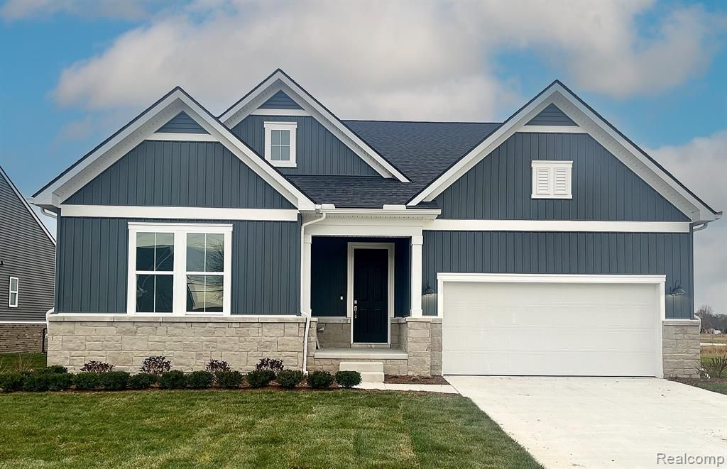 50696 Crusader Drive, Macomb, MI 48042