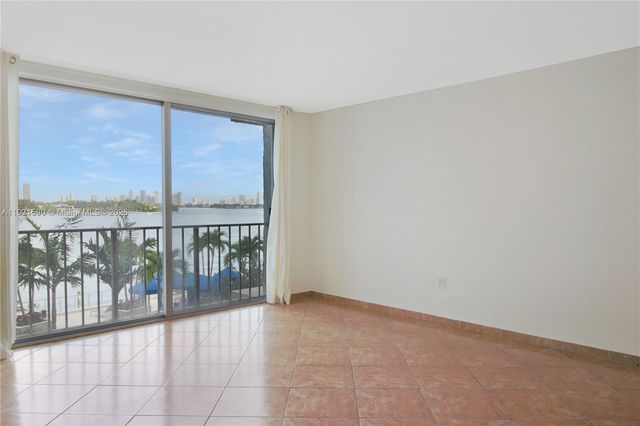 800 West Ave 415, Miami Beach, FL 33139