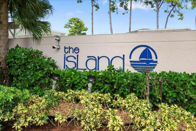 1007 Island Manor Drive, Greenacres, FL 33413