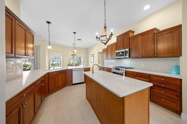 5092 NE 81ST BOULEVARD, Wildwood, FL 34785