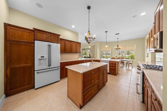 5092 NE 81ST BOULEVARD, Wildwood, FL 34785