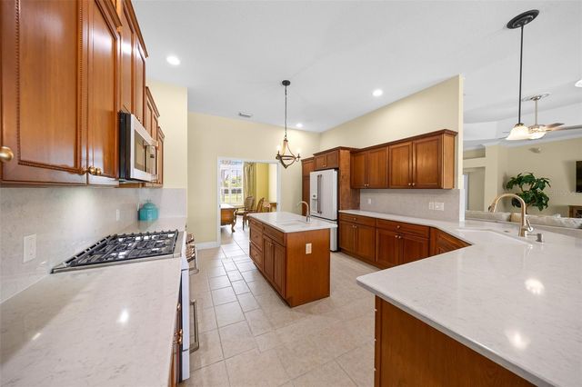 5092 NE 81ST BOULEVARD, Wildwood, FL 34785