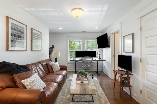 713 Groves Park Rd, Nashville, TN 37206
