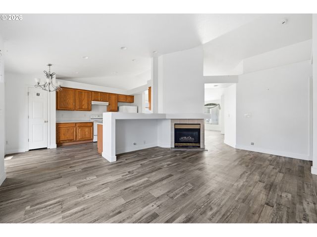 1230 Rupp St, Eugene, OR 97402