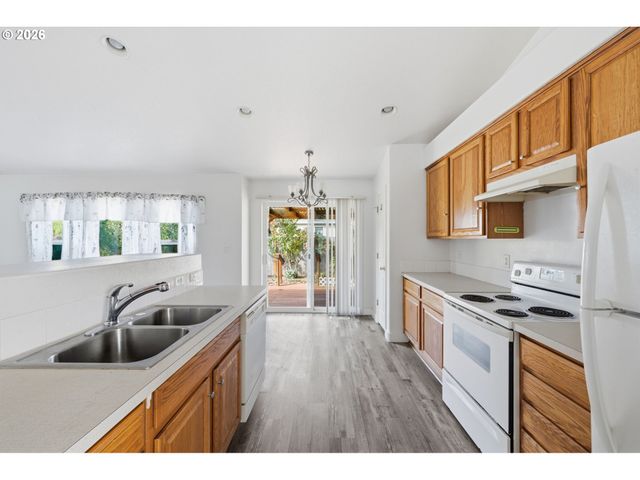 1230 Rupp St, Eugene, OR 97402
