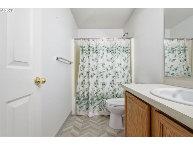 1230 Rupp St, Eugene, OR 97402