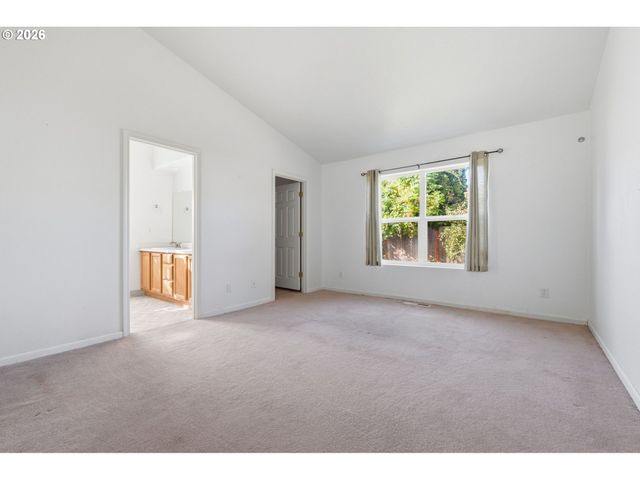 1230 Rupp St, Eugene, OR 97402
