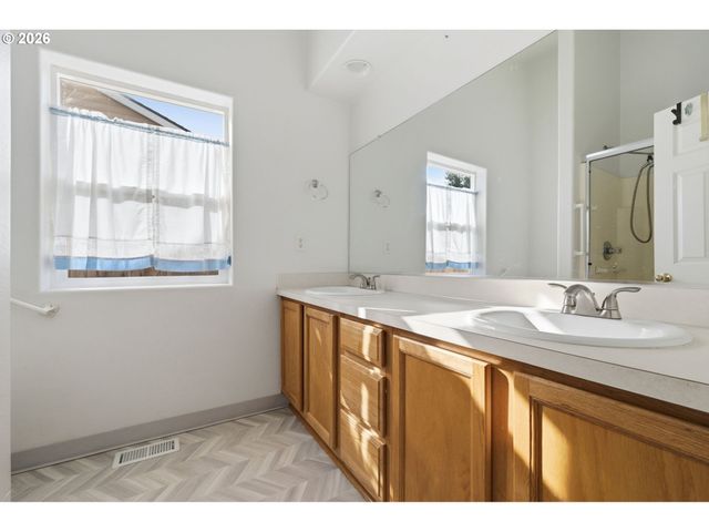 1230 Rupp St, Eugene, OR 97402