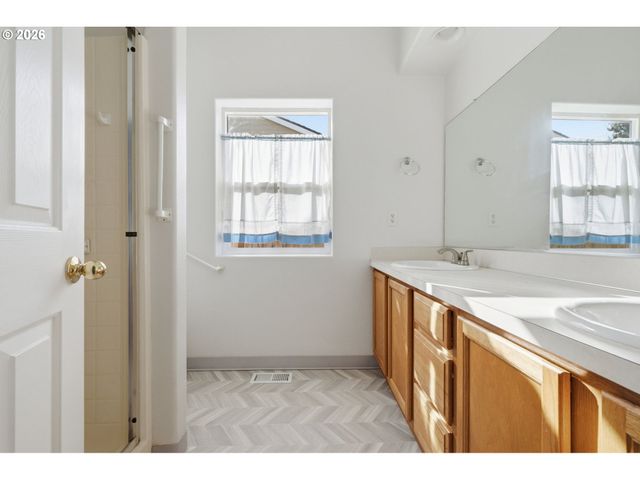 1230 Rupp St, Eugene, OR 97402