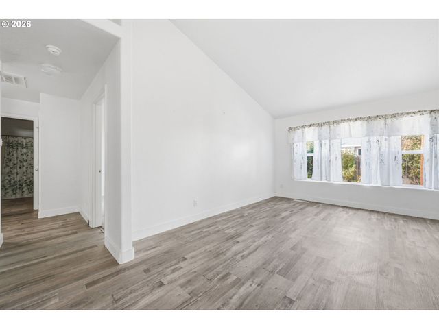 1230 Rupp St, Eugene, OR 97402
