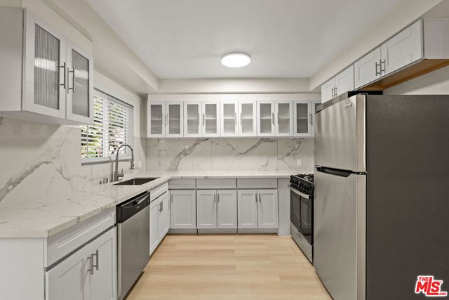 7825 W Manchester Avenue 10, Playa Del Rey, CA 90293