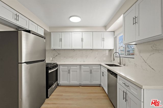 7825 W Manchester Avenue 10, Playa Del Rey, CA 90293