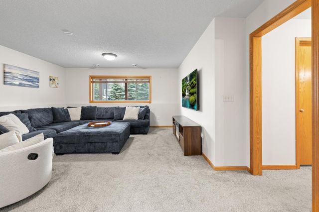 6800 Aldrich Avenue N, Brooklyn Center, MN 55430