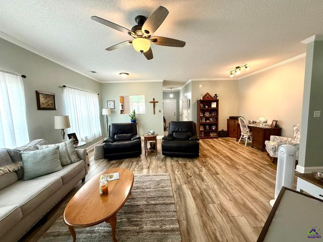 303 S Houston Springs Boulevard, Perry, GA 31069