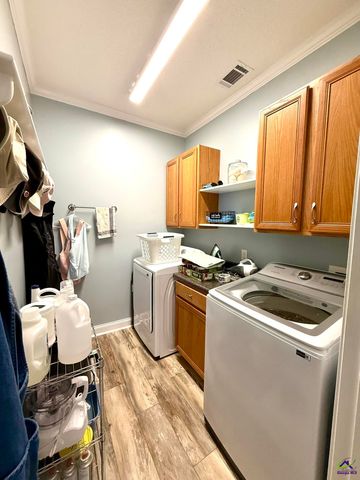 303 S Houston Springs Boulevard, Perry, GA 31069
