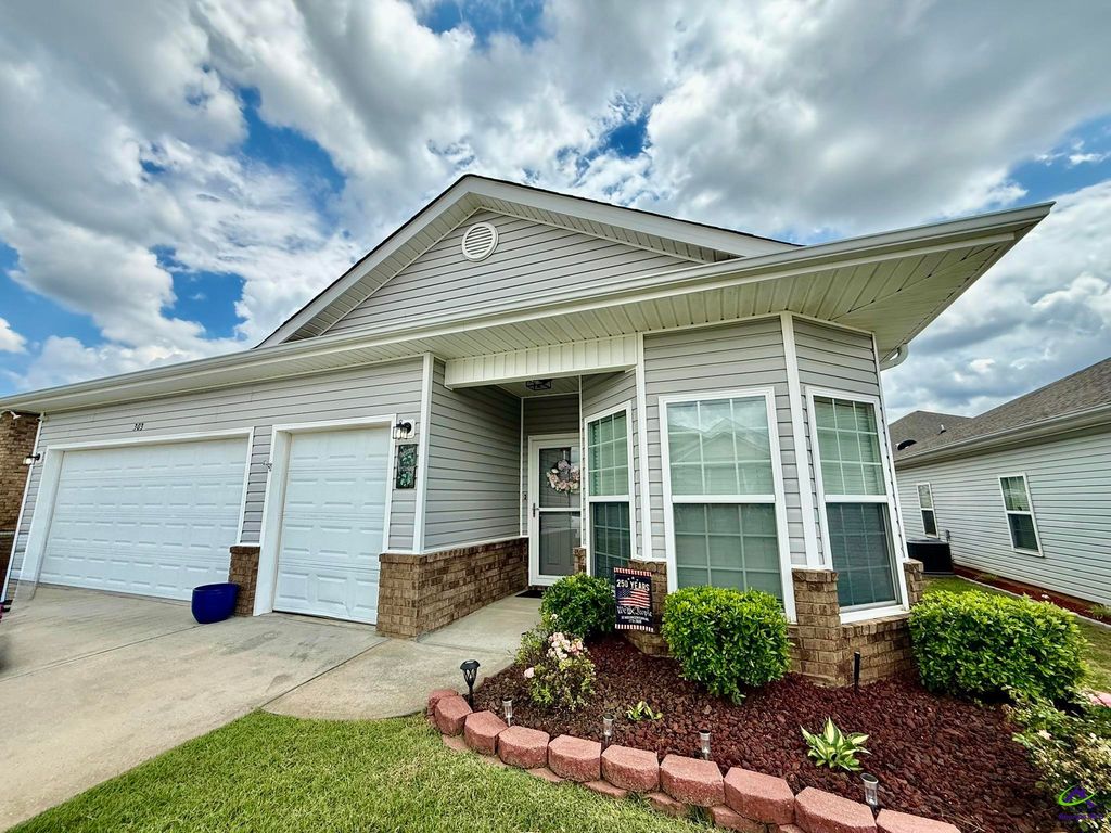 303 S Houston Springs Boulevard, Perry, GA 31069