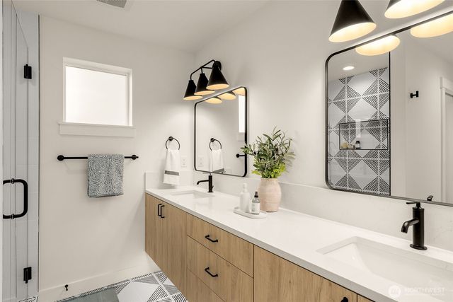 7341 B 21st Avenue NE, Seattle, WA 98115