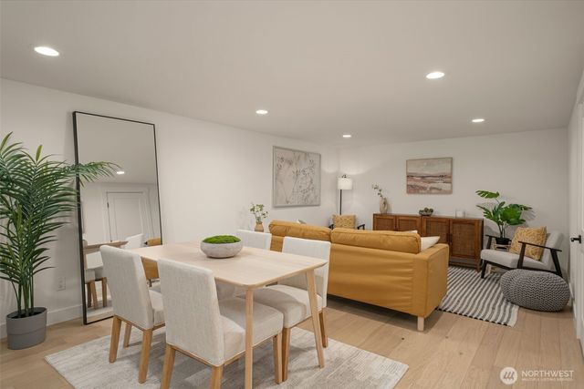 7341 B 21st Avenue NE, Seattle, WA 98115