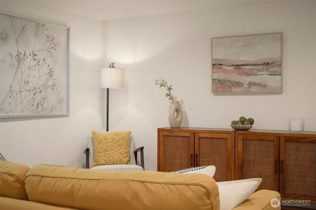 7341 B 21st Avenue NE, Seattle, WA 98115