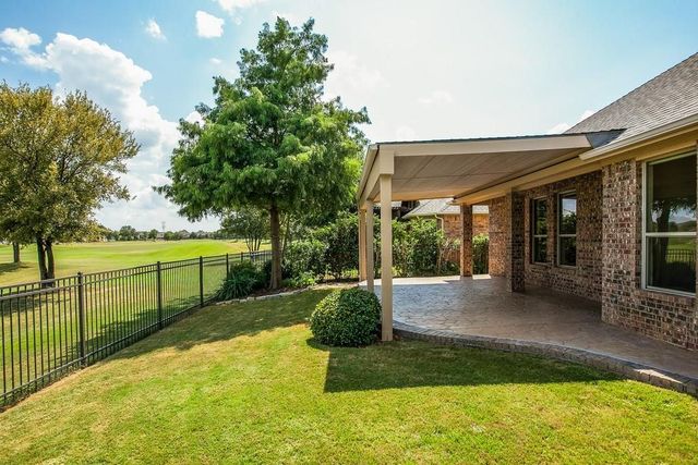 8810 Weston Lane, Lantana, TX 76226