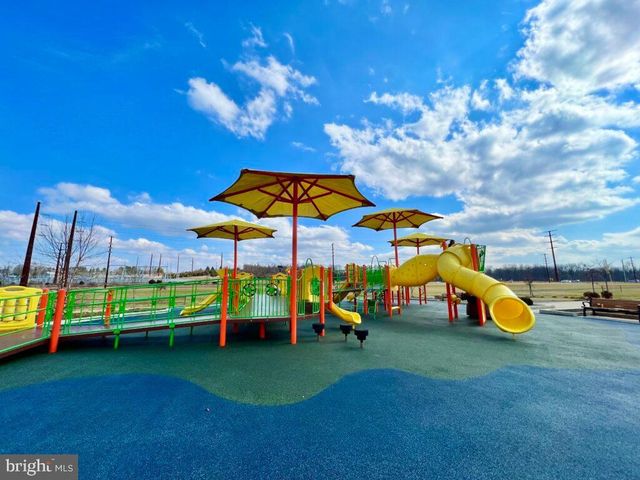 557 BROOK SHIRE CT, Mechanicsburg, PA 17055