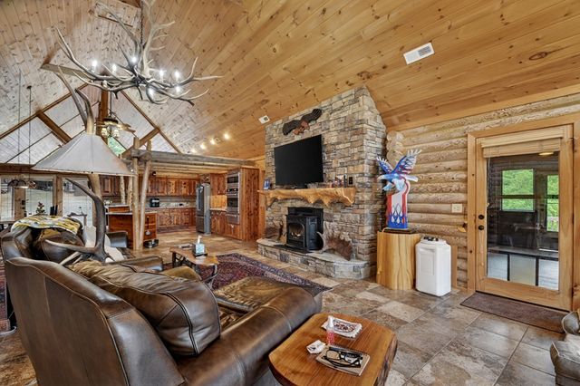 328 Arapaho Walk, Mineral Bluff, GA 30559