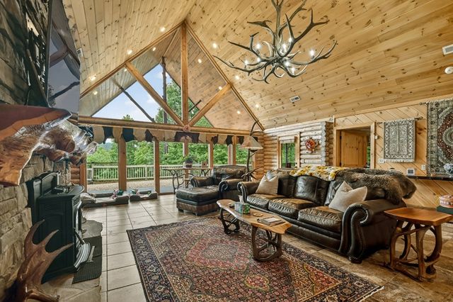 328 Arapaho Walk, Mineral Bluff, GA 30559