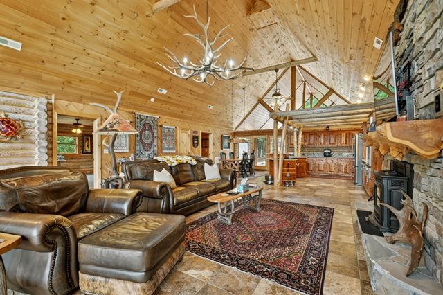 328 Arapaho Walk, Mineral Bluff, GA 30559