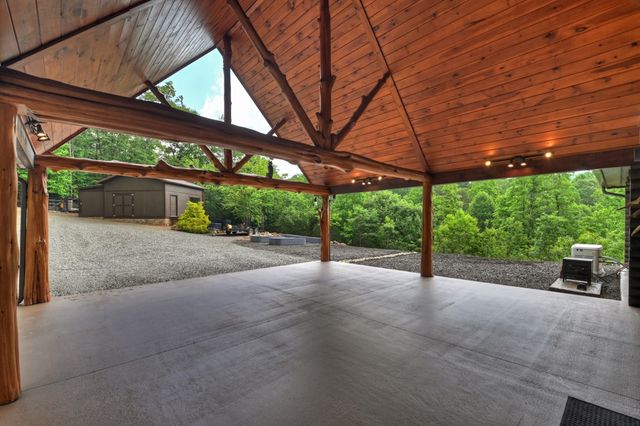 328 Arapaho Walk, Mineral Bluff, GA 30559