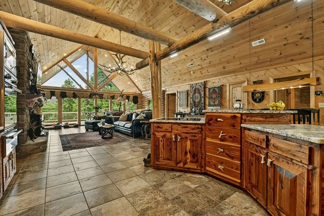 328 Arapaho Walk, Mineral Bluff, GA 30559