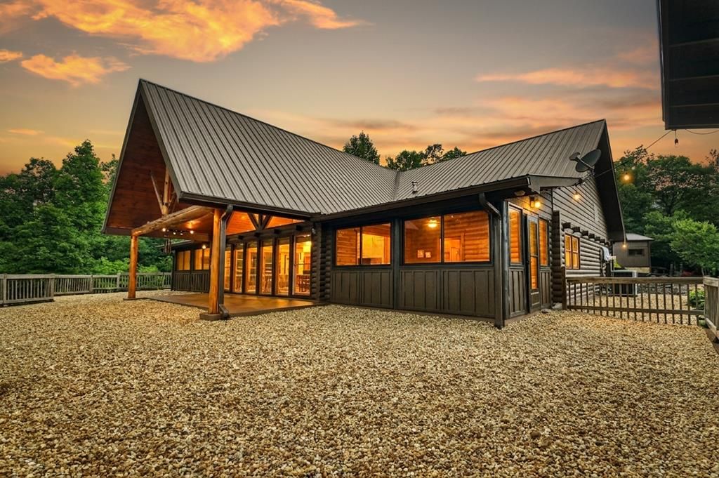 328 Arapaho Walk, Mineral Bluff, GA 30559