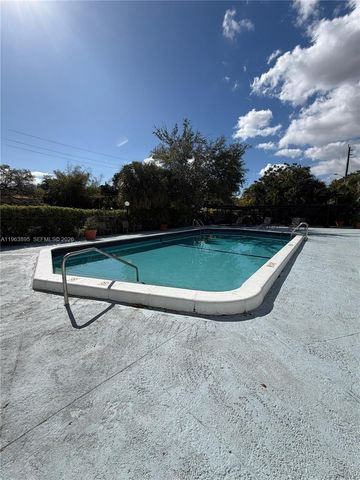 16950 W Dixie Hwy A526 Hwy A 526, North Miami Beach, FL 33160