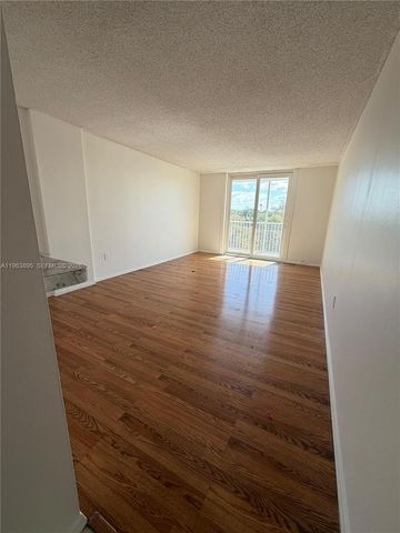 16950 W Dixie Hwy A526 Hwy A 526, North Miami Beach, FL 33160