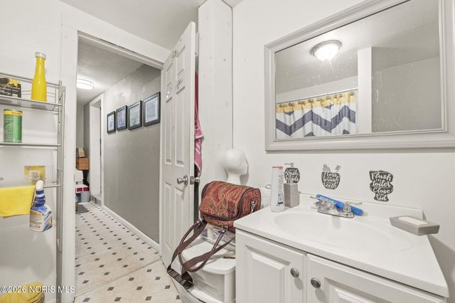 1652 Nebraska Avenue, Toledo, OH 43607