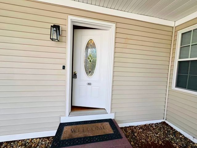 18 Dale St 8B, Andover, MA 01810