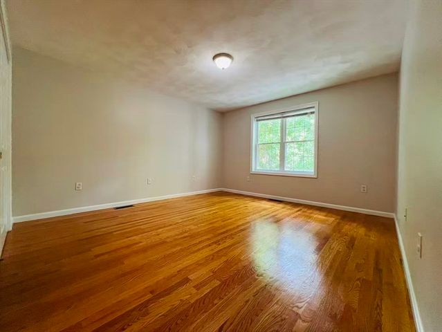 18 Dale St 8B, Andover, MA 01810