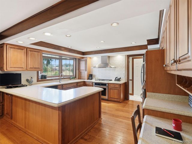 2463 Kimberly Fair Street, Rochester Hills, MI 48309