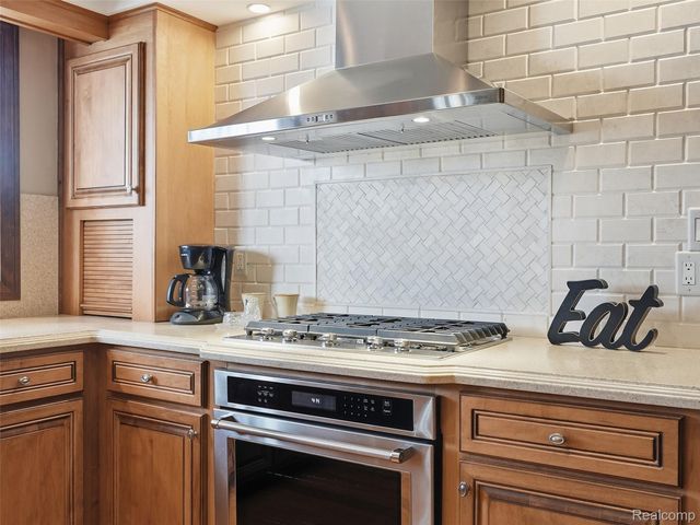 2463 Kimberly Fair Street, Rochester Hills, MI 48309