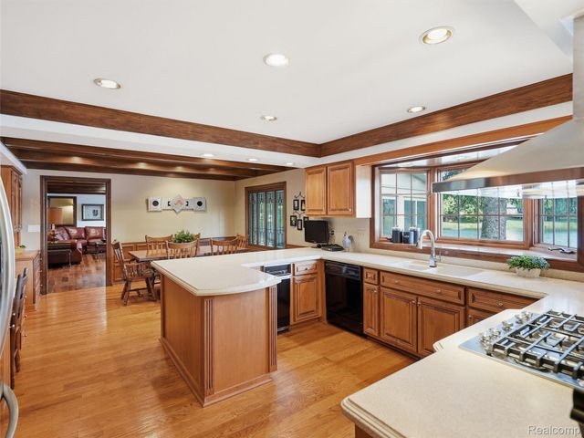 2463 Kimberly Fair Street, Rochester Hills, MI 48309