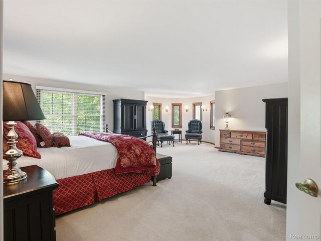 2463 Kimberly Fair Street, Rochester Hills, MI 48309