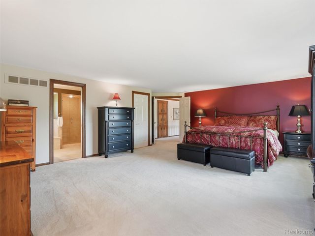 2463 Kimberly Fair Street, Rochester Hills, MI 48309