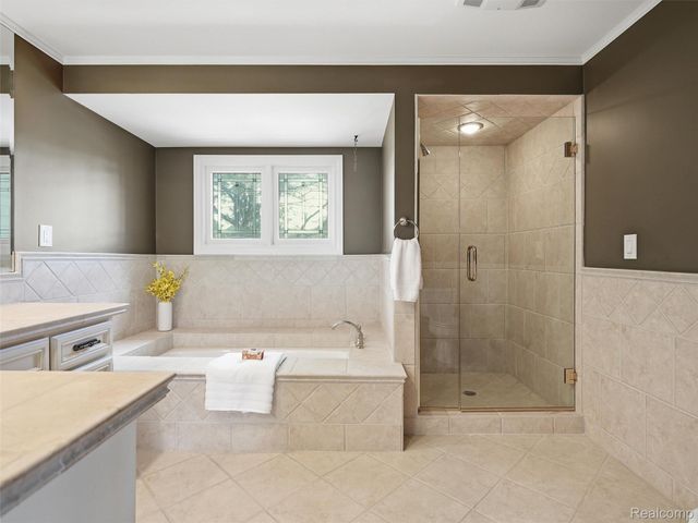 2463 Kimberly Fair Street, Rochester Hills, MI 48309