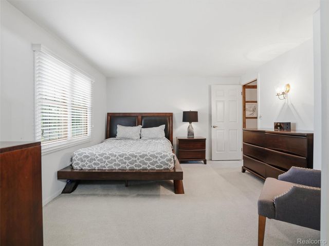 2463 Kimberly Fair Street, Rochester Hills, MI 48309