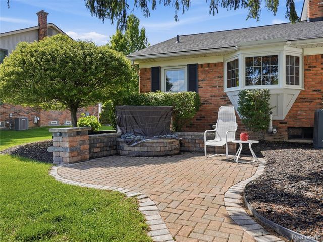 2463 Kimberly Fair Street, Rochester Hills, MI 48309